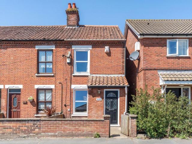 House for sale in Heigham Grove, East Bank