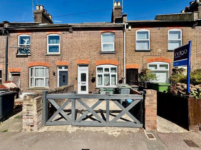House for sale in Spring Park, Luton