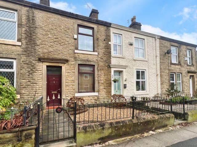 House for sale in Kirklees, Bury