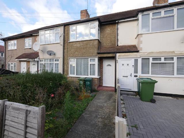House for sale in West Bedfont, Lower Halliford