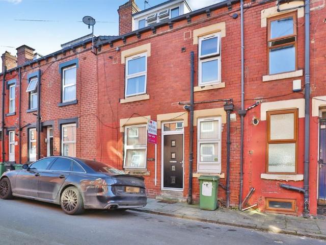 House for sale in Hyde Park, West Yorkshire