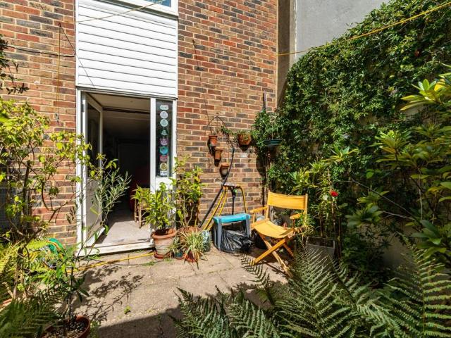 House for sale in Round Hill, Brighton & Hove