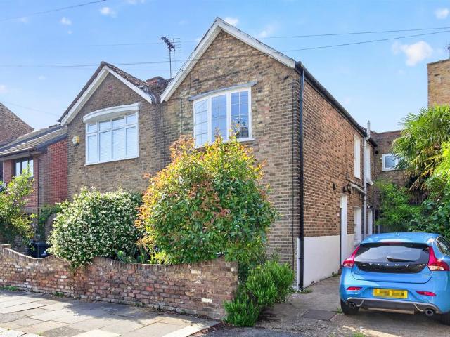 House for sale in London Borough of Ealing, Greater London