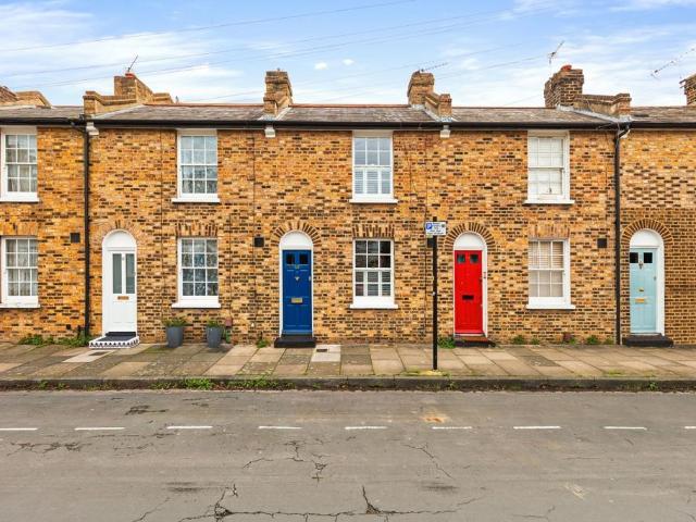 House for sale in East Greenwich, Greater London