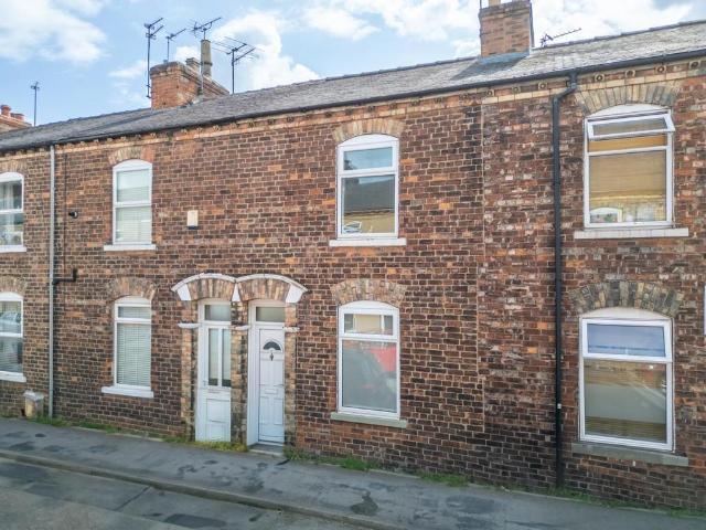 House for sale in High Field, York