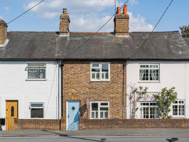 House for sale in Fole, Surrey