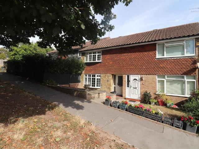 House for sale in Green Street Green, Greater London