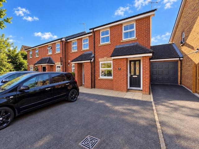 House for sale in Leagrave, Luton