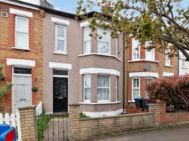 House for sale in London Borough of Merton, Raynes Park
