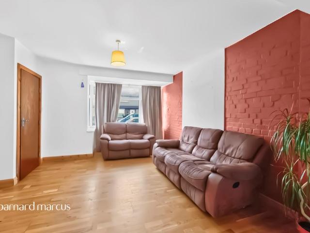 House for sale in Upper Edmonton, Greater London