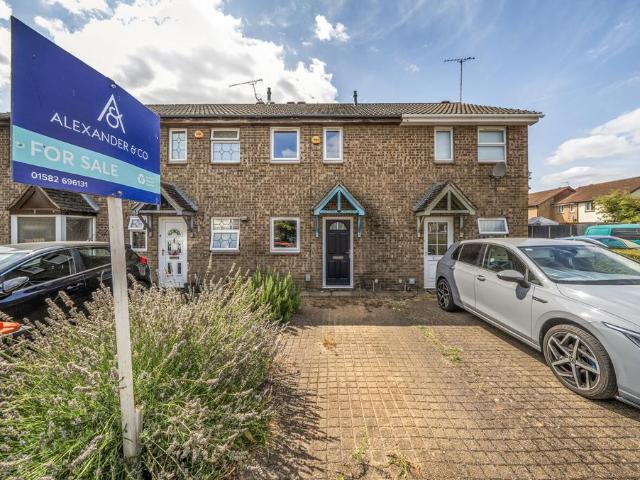House for sale in Woodside Estate, Houghton Regis