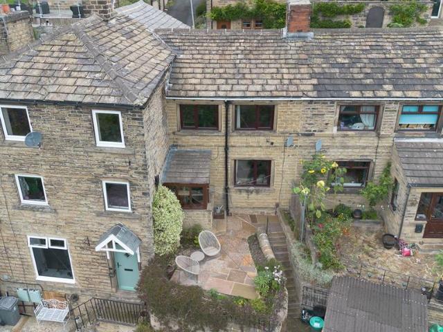 House for sale in Highburton, West Yorkshire
