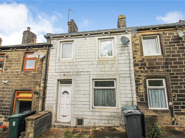 House for sale in Lees, Bradford