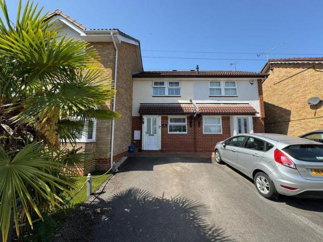 House for sale in Bramingham Park, Luton