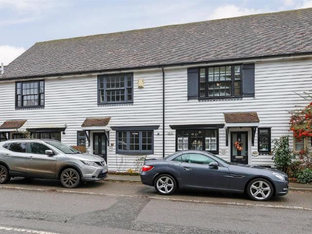 House for sale in Pachesham Park, Surrey