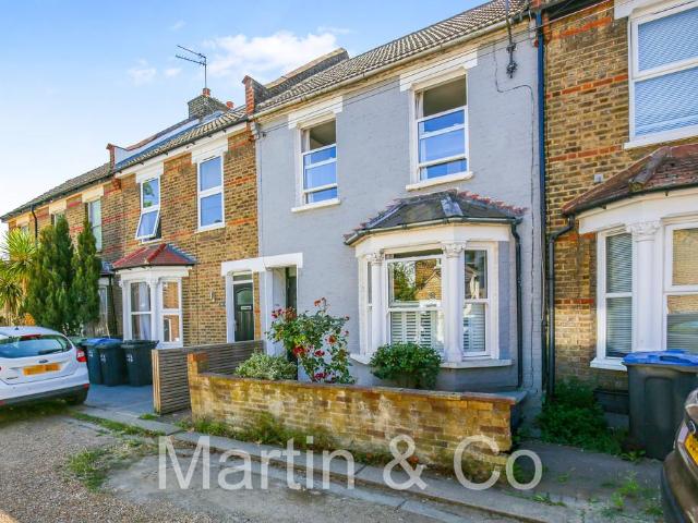 House for sale in London Borough of Croydon, Selhurst