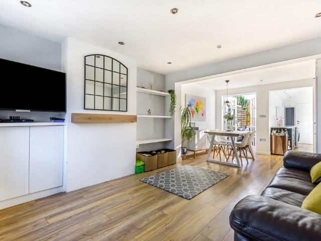 House for sale in Eton