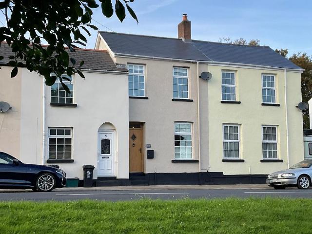 House for sale in Allt-yr-yn, Wales