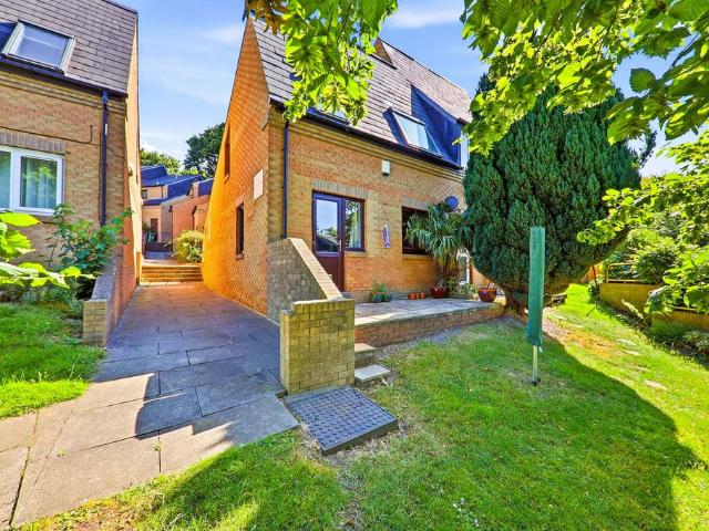 House for sale in Meanwood, West Yorkshire