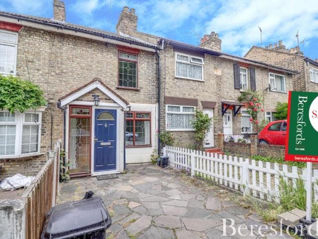 House for sale in Navestock Side, Essex