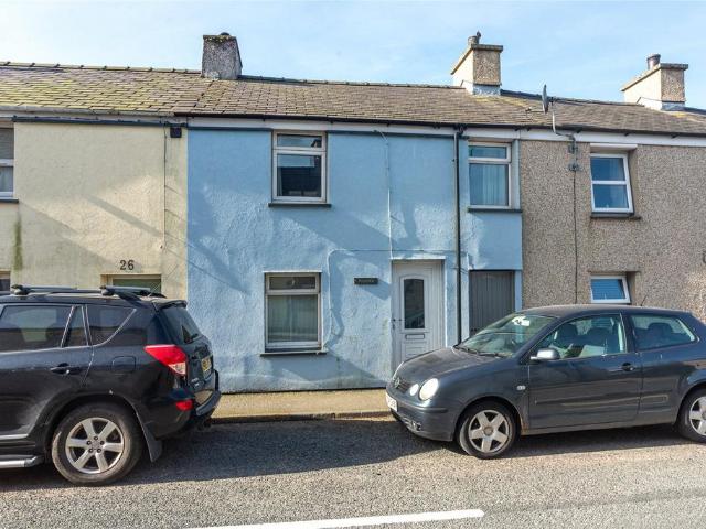 House for sale in Deiniolen, Wales