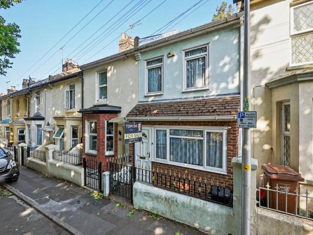House for sale in Brompton, Gillingham