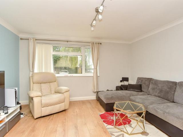 House for sale in Oad Street, Kent