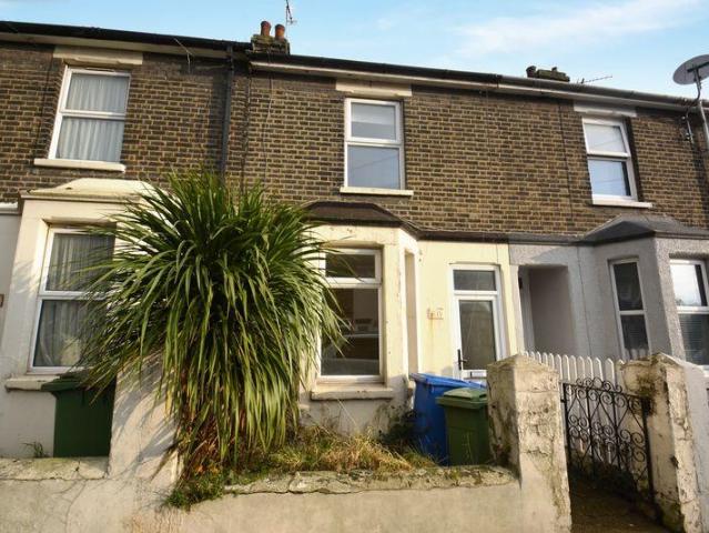 House for sale in Oad Street, Kent