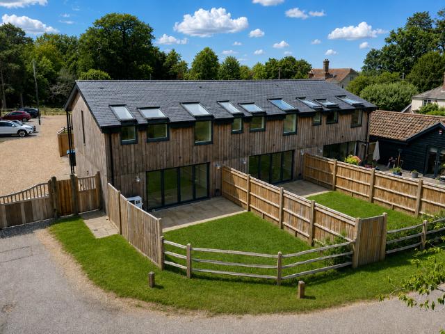 House for sale in Hillview, Surrey
