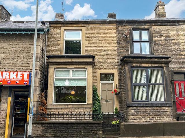 House for sale in Kirklees, Bury