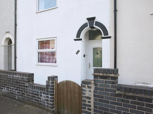 House for sale in New Bilton