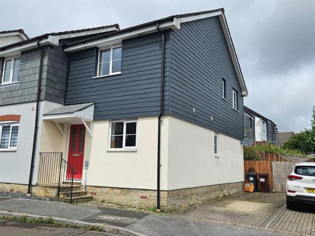 House for sale in Hallaze, Scredda