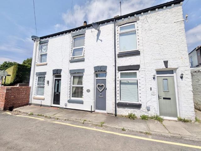 House for sale in Little Neston, West Vale