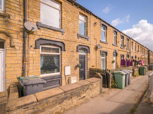 House for sale in Hill Top, Slaithwaite