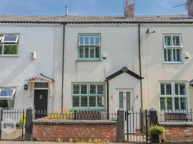 House for sale in Roe Green, Salford