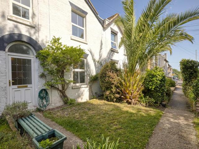 House for sale in Upton, Acol