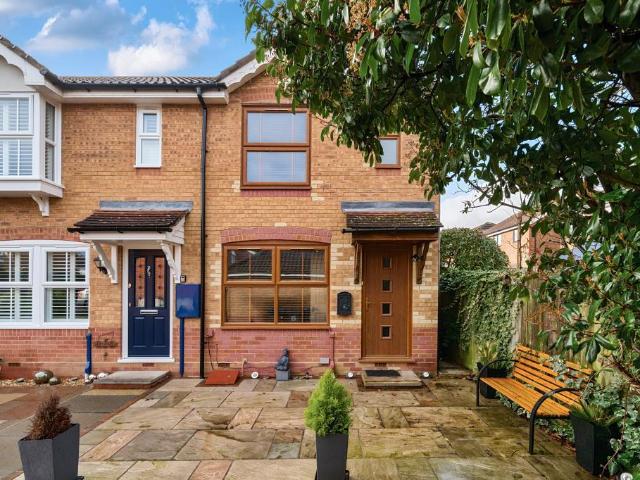 House for sale in Chessington, Hook