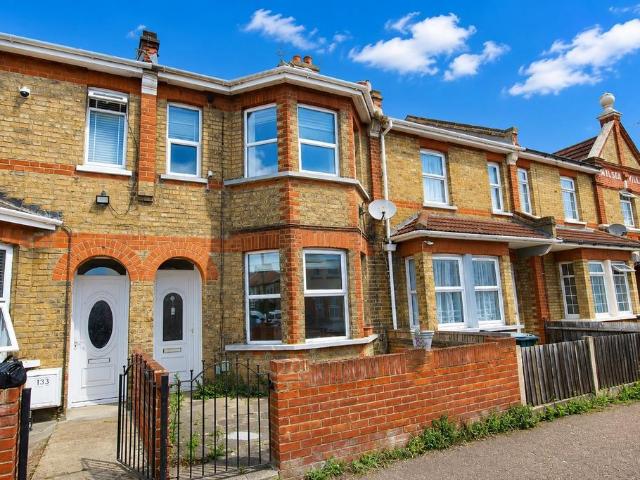 House for sale in Dale Hill, Essex