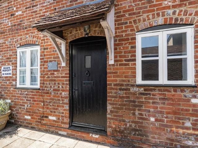 House for sale in Farnham, Waverley