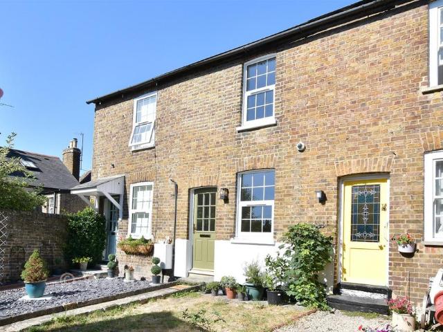 House for sale in The Butts, Kent