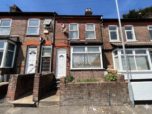 House for sale in Farley Hill, Spring Park
