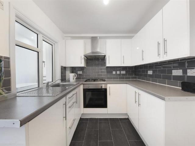 House for sale in Harlesden, Greater London