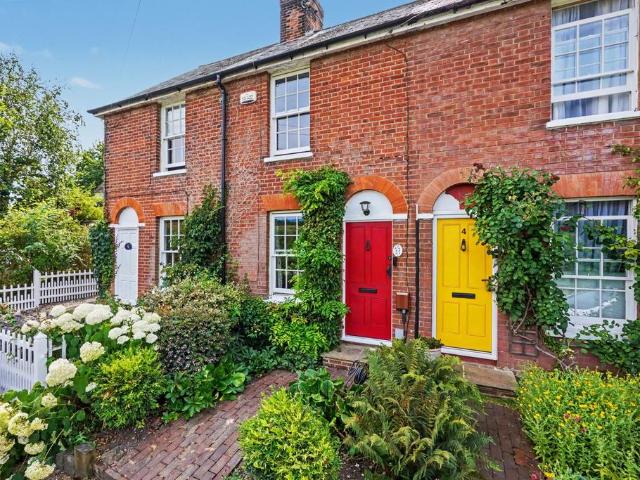 House for sale in Oad Street, Kent