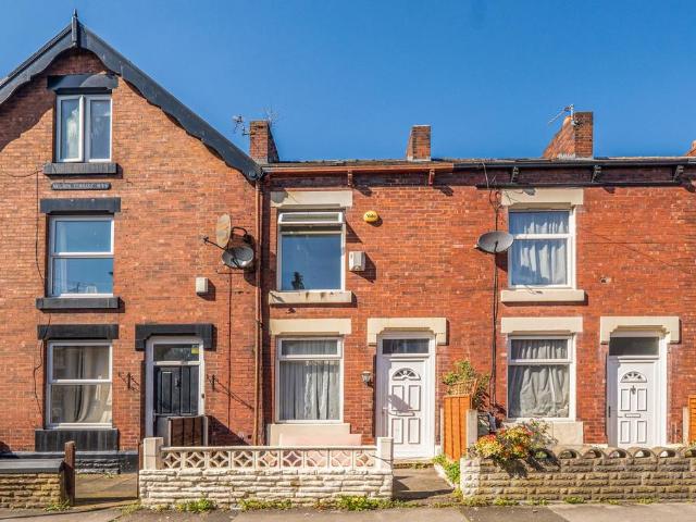 House for sale in Guide Bridge, Greenheys