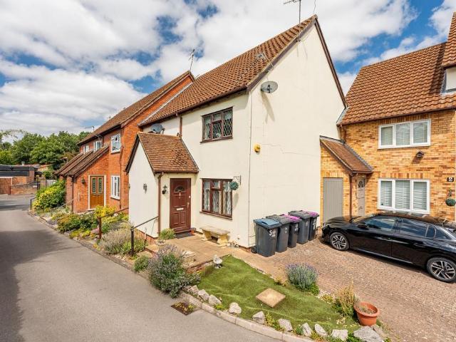 House for sale in Kings Hill, Colliers End