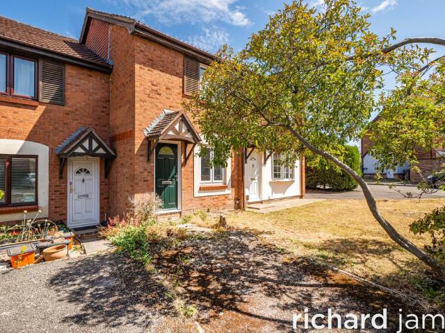 House for sale in The Prinnels, Swindon