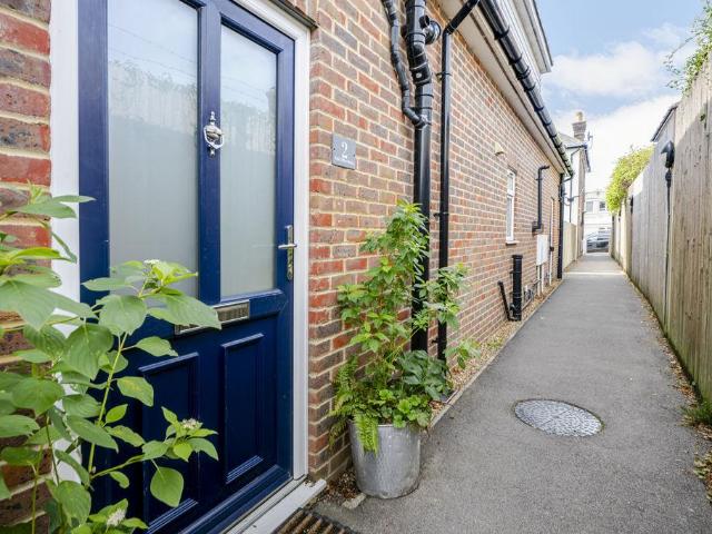 House for sale in Jarvis Brook, Wealden