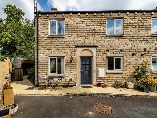 House for sale in Holme Valley, Thongsbridge
