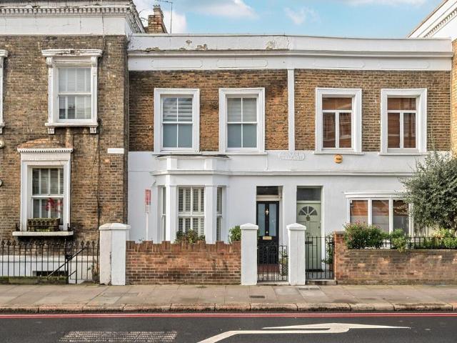 House for sale in Battersea, Greater London
