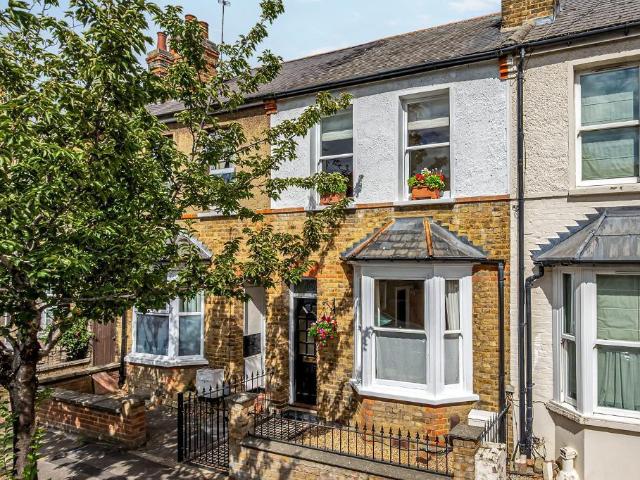 House for sale in London Borough of Ealing, Hanwell